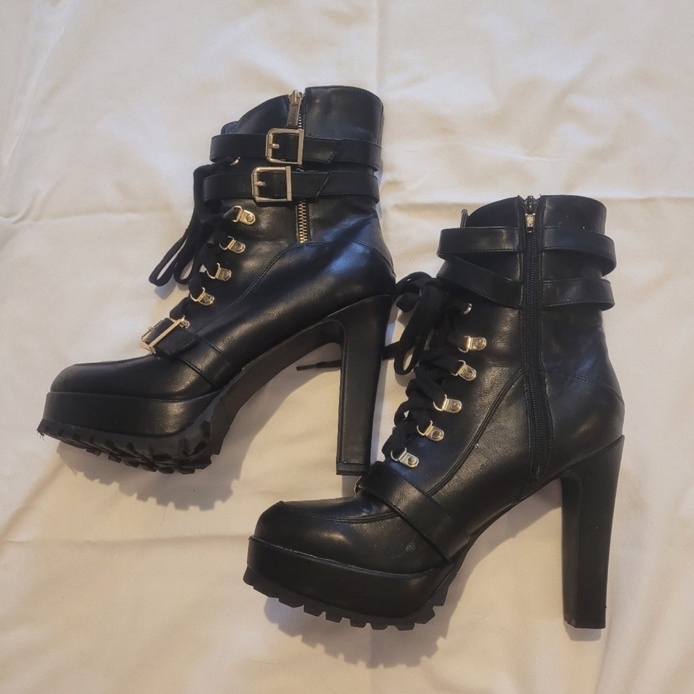 Shoedazzle SALTI Black Lace-up Boots with Zipper- Size 9